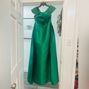 Elegant Green Evening Gown